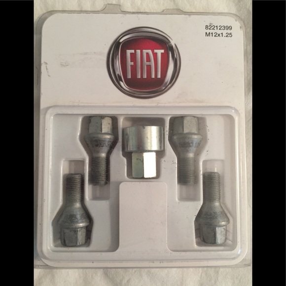 FIAT 500 Wheel Lock Kit
